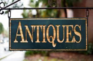 antiques sign490